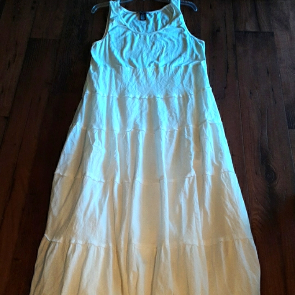 Chelsea & Theodore cotton sleeveless Maxie white dress size Lsleeves, roun-neck